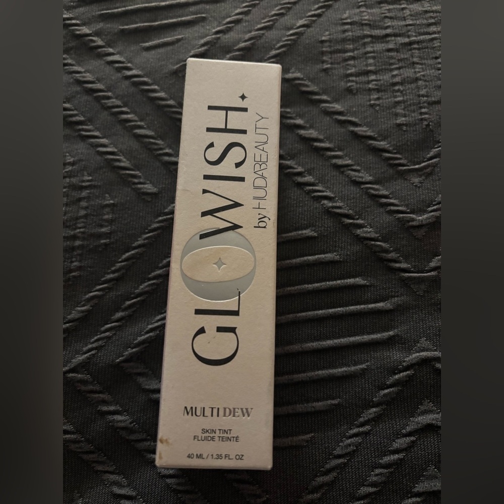 (Huda Beauty) GloWish MultiDew Skin Tint